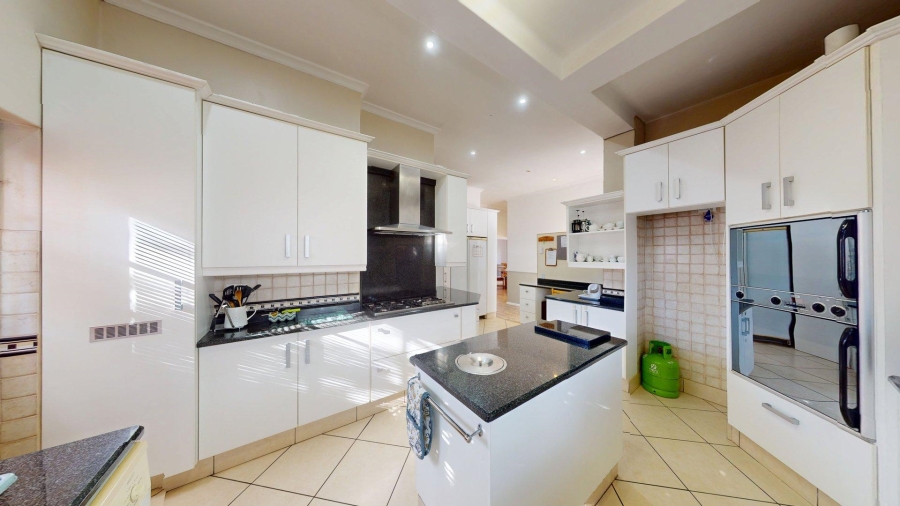 8 Bedroom Property for Sale in Summerstrand Eastern Cape